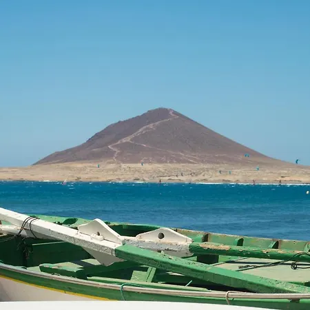 Alquilaencanarias Medano Sancho And Comfortable * El Medano (Tenerife)